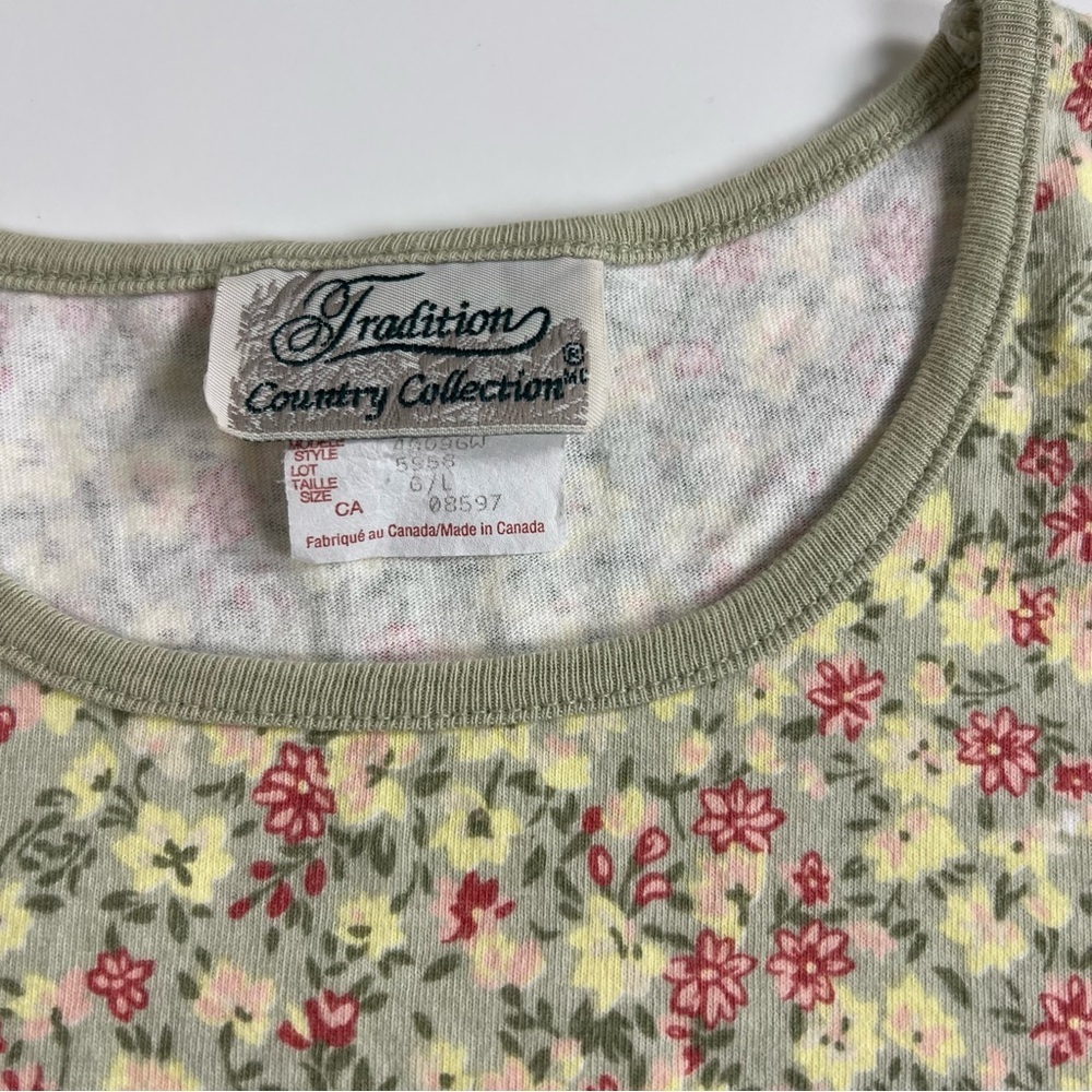 Vintage 90s Ditsy Floral T-Shirt | Tradition Country Collection - Picture 3 of 7